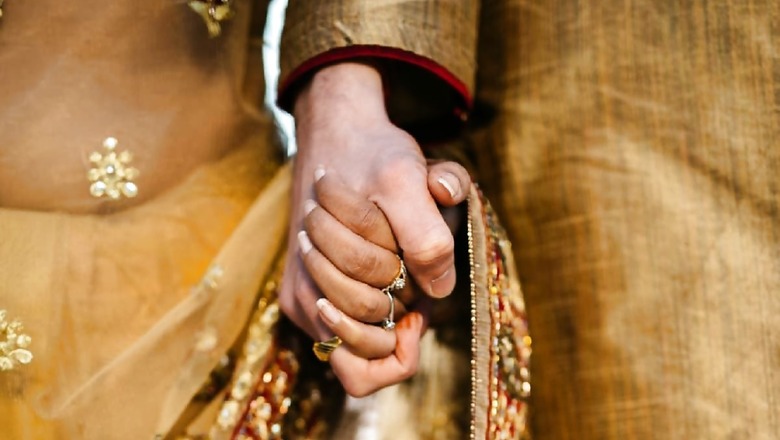 'Can Live on Own Terms': Amid UP's Arrest Spree Under 'Love Jihad' Law, HC Reunites Interfaith Couple