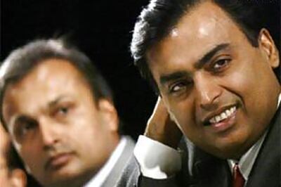 SC judge pulls out of Ambani brothers' case