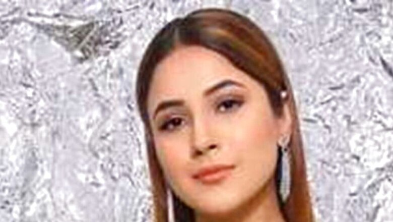 After Karan Kundrra, Shehnaaz Gill Wins Hearts As She Stops Singing For Azaan; Watch Viral Video