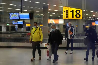 Omicron Variant: S Africa Establishes War Room As Travel Ban Hits Peak Tourism Season