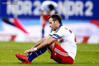 Dutch midfielder Rafael van der Vaart out of football World Cup