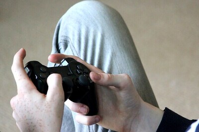 Why video game addicts are more responsive to danger, but highly distractible