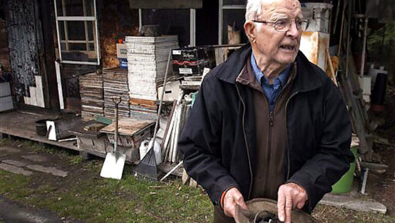 Alleged Nazi war criminal wanted by Russia dies in Quebec