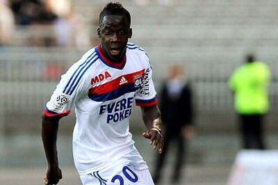 Liverpool sign Valencia defender Aly Cissokho on loan