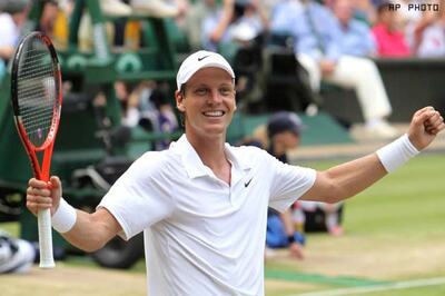 Berdych fights off Tursunov challenge