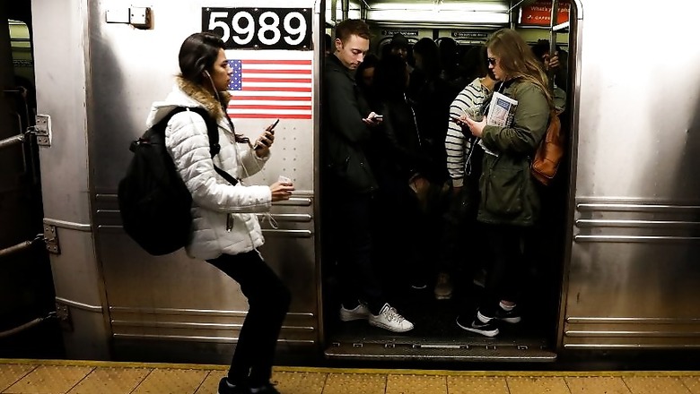 'Stay Home if You Can': Virus-wary New Yorkers to Face Commuting Nightmare After Lockdown Relaxation