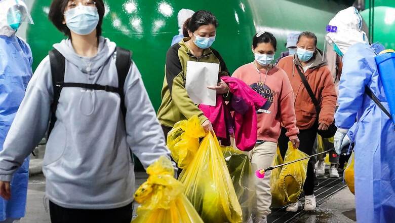 Shanghai Cautiously Eases Lockdown Despite Rise in Covid-19 Deaths