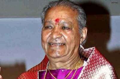 Big B praises Hariprasad Chaurasia on his 75th birthday