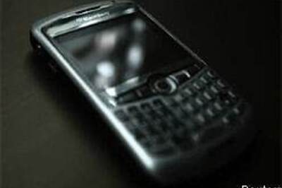 Blackberry goes 'bold' and beautiful