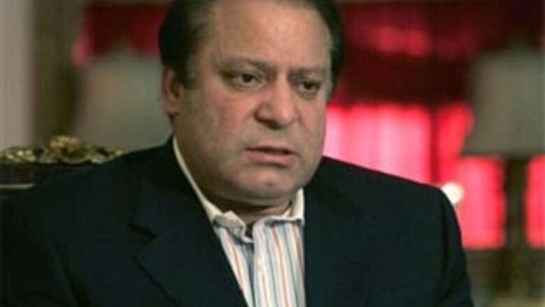 Zardari returns to Pak, convenes emergency meet