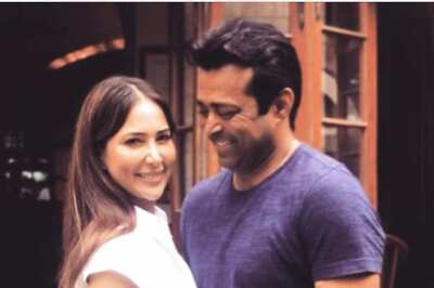 Watch: Lovebirds Kim Sharma, Leander Paes Hold Hands During Outing