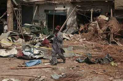 Pakistan: 9 killed in minibus blast in Peshawar