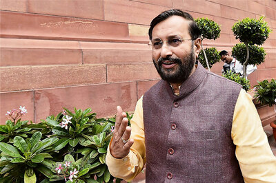 Prakash Javadekar Tears Into Financial Times for Terming Armed Mob at JNU as ‘Nationalist’