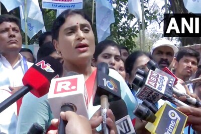 WATCH | Stopped from Going Out of Her Home, YS Sharmila 'Pushes' & 'Slaps' Constable; Detained
