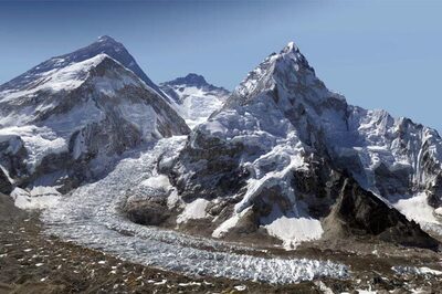 Mount Everest Braces for Record Year Amid Overcrowding, Safety Fears