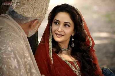 New 'Dedh Ishqiya' trailer to be attached with 'Bullet Raja'