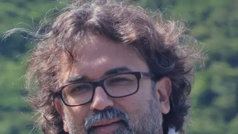 UP: IIT-Kanpur Professor, 53, Suffers Cardiac Arrest Mid Speech During Alumni Meet, Dies on Stage