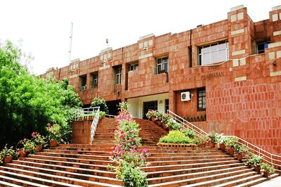 Group of Students Broke into Central Library, Clashed with Staff; FIR Registered: JNU