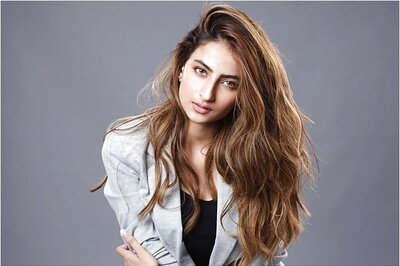 Palak Tiwari Looks Stunning as She Shoots for Rosie The Saffron Chapter's Poster, Watch BTS Video