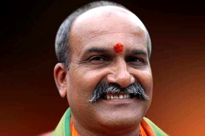 After being thrown out, Muthalik to fight against Karnataka BJP chief