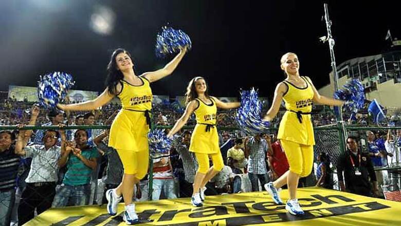 Unruly fans hurl water bottles, pouches at cheerleaders forcing them to run for cover