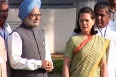 PIL claims Sonia bribed MPs to vote for Pratibha