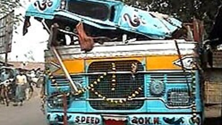 Schoolbus loses control in Hooghly, 2 killed, 40 injured