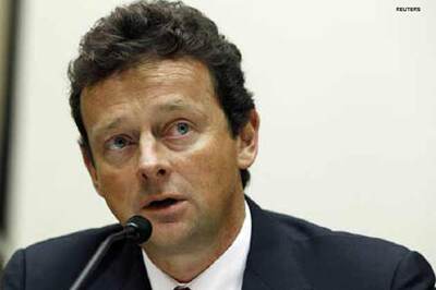 BP CEO to exit; oil spill work resumes