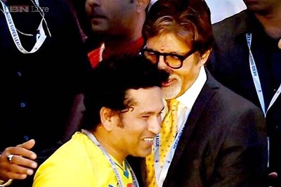 Sachin Tendulkar the centre of attraction in ISL opening