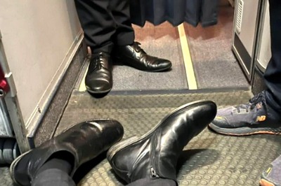 Viral Photo Shows UK Journalist Crawling On Plane After Airline Fails To Provide Wheelchair