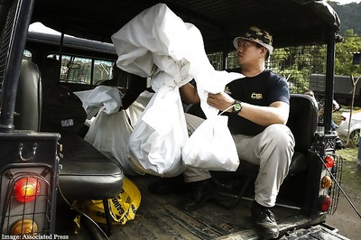 Malaysia: Human traffickers' camps had 139 suspected graves