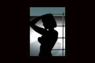 Italian PM caught in nude painting row