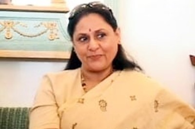 Bollywood honchos resent Raj's stand against Jaya