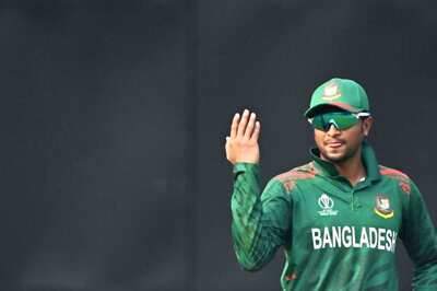 Shakib Al Hasan Bats for Incumbent Prime Minister Sheikh Hasina in Bangladesh Elections