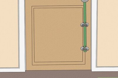 How to Teach a Dog to Tell You when He Wants to Go Outside