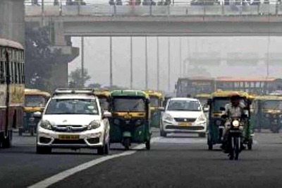 Breather for Delhi? After 3 Days, AQI Dips from 'Severe' to 'Very Poor' Category