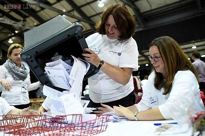 Live: Scotland rejects independence from the UK, 45% say yes and 55% no after counting in 30 of 32 districts