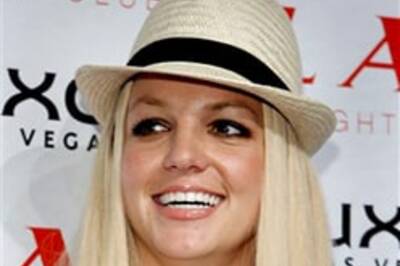 Spears goes shopping for wedding dress