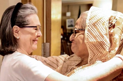 Gandhis Meet Bangladesh PM, Cong Shares Video of Sonia Hugging Sheikh Hasina | WATCH