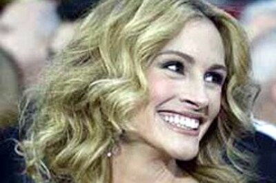 Julia's pregnant with 3rd child