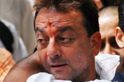 Sanjay Dutt enters jail, his lawyers head to SC