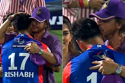Shah Rukh Khan Hugs Dejected Rishabh Pant After KKR Crushes DC in Vizag: WATCH