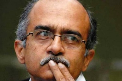 Tweet Against Judiciary Lands Prashant Bhushan & Twitter in Trouble; Contempt Case in SC Today