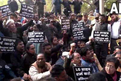 MCD House Ruckus: AAP Protests Outside LG's House, Alleges He is 'Destroying' Constitution