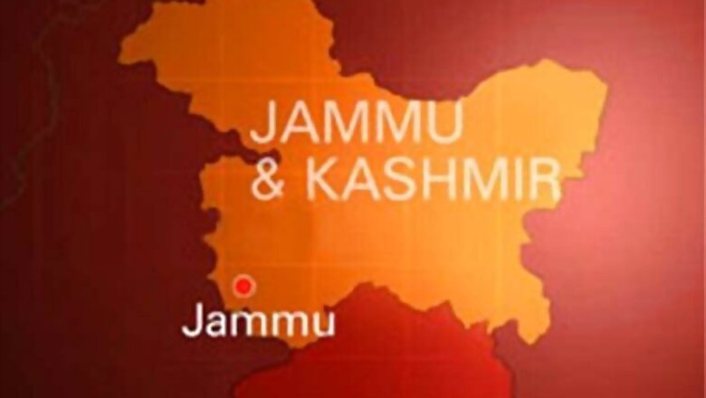 Protesters clash with security personnel in Srinagar