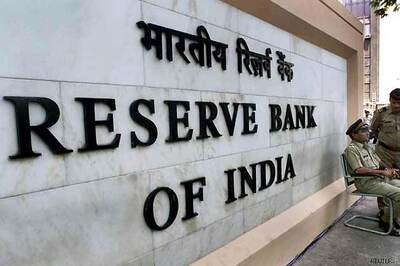 RBI imposes restrictions on banks for currency F&O trading
