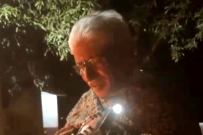 Elderly Man's Soulful Rendition Of Shah Rukh Khan's Main Koi Aisa Geet Gaoon Is Too Good