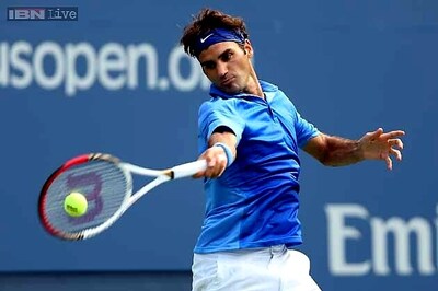 Federer and Serena cruise at US Open, Errani cracks