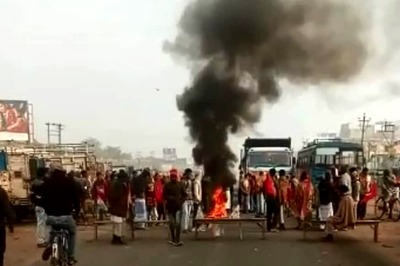 Bharat Bandh: Police Promise Action against Cops Seen Vandalising Private Vehicles During Clashes in Malda