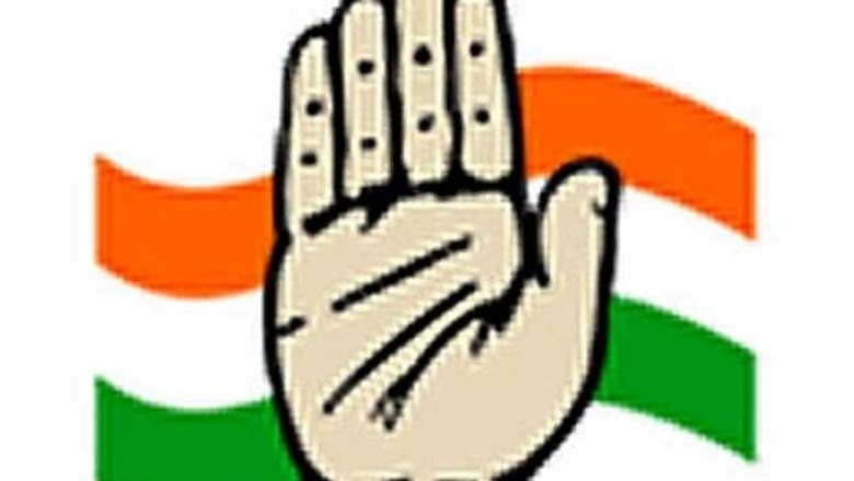 Parrikar, Akhilesh are insensitive, says Congress